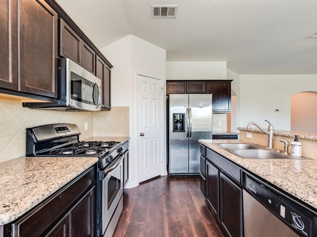 237 Goddard - Photo 12