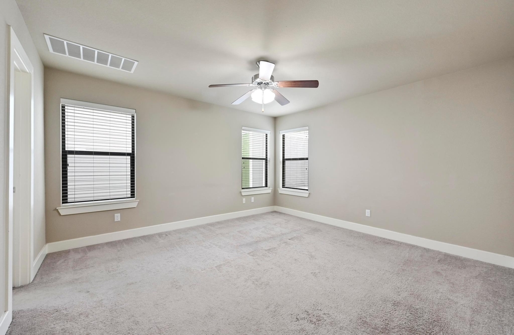 2021 Carlson Dr - Photo 16