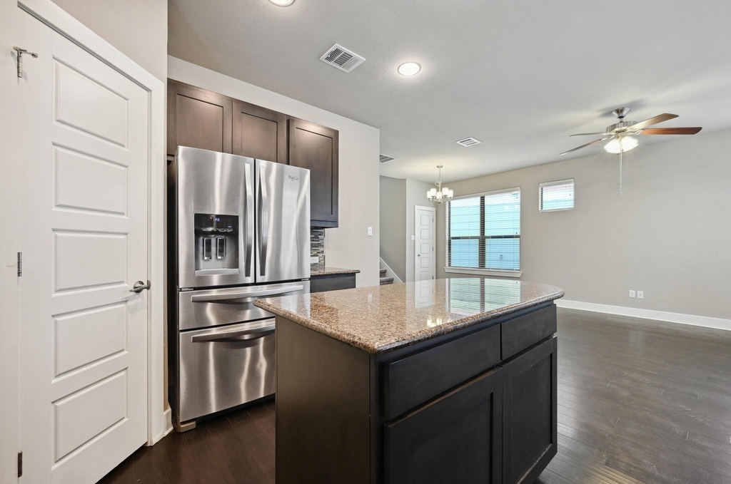 2021 Carlson Dr - Photo 11
