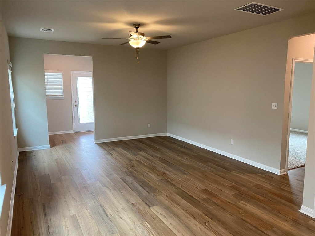 912 Main St - Photo 11