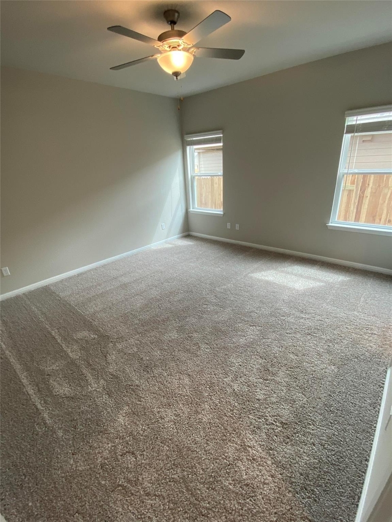 912 Main St - Photo 7