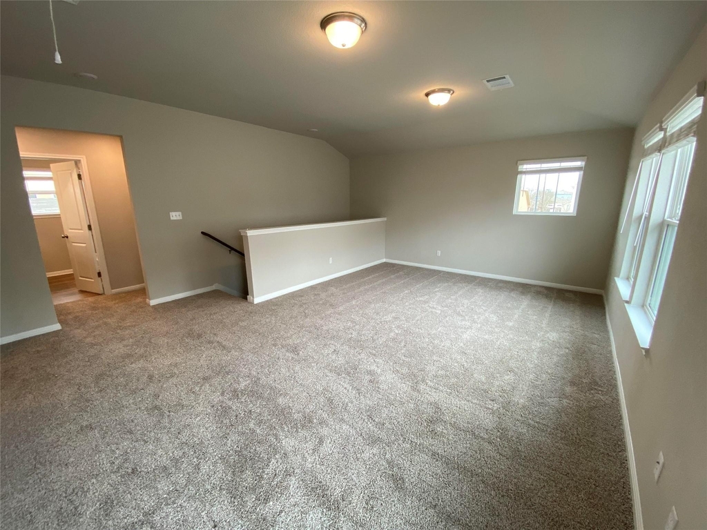 912 Main St - Photo 18