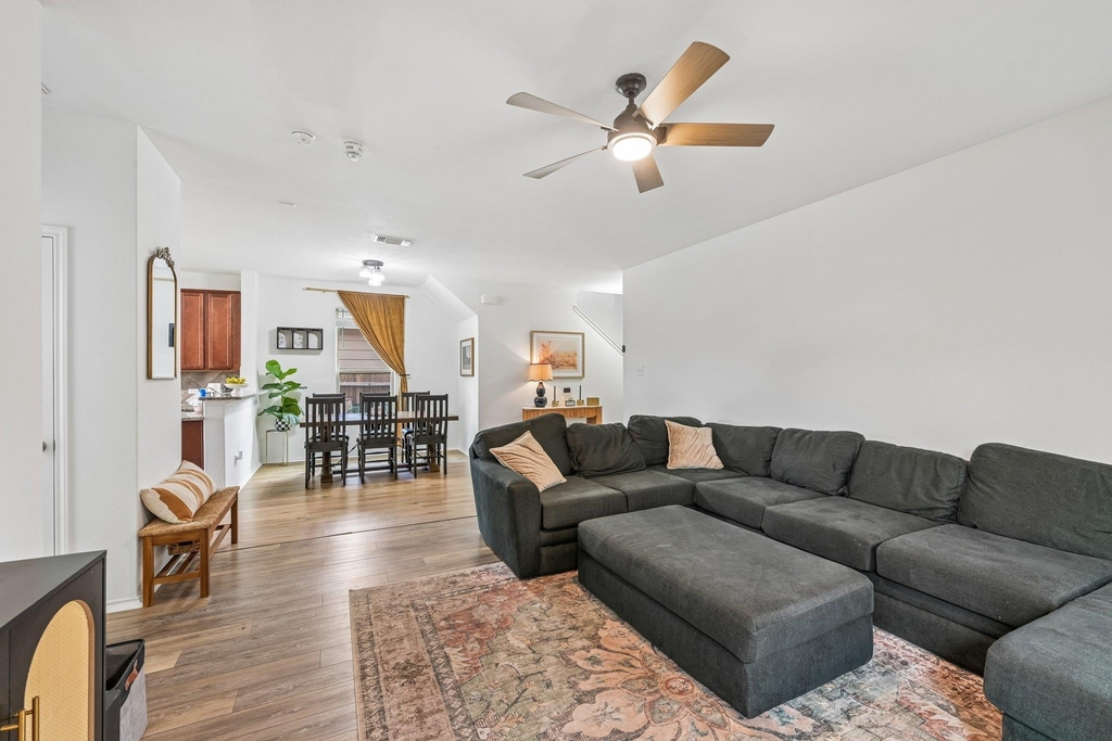 216 La Dera Drive - Photo 1