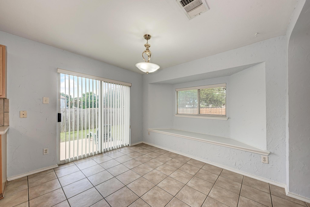 1201 Sheltie Ln - Photo 10