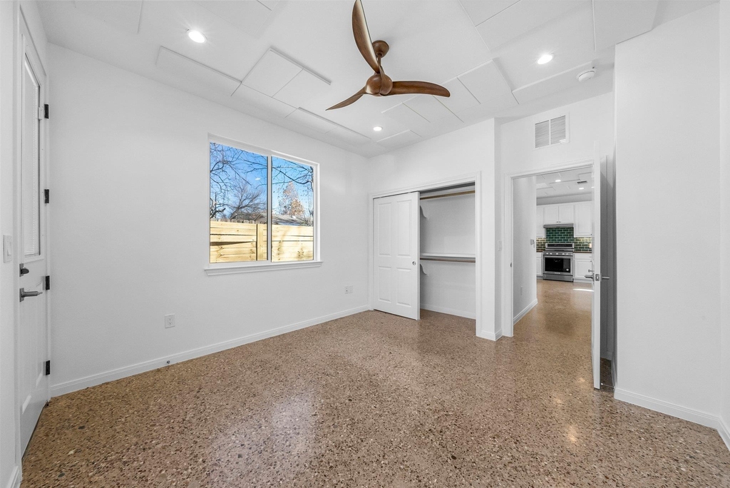 512 W Saint Johns Ave - Photo 6