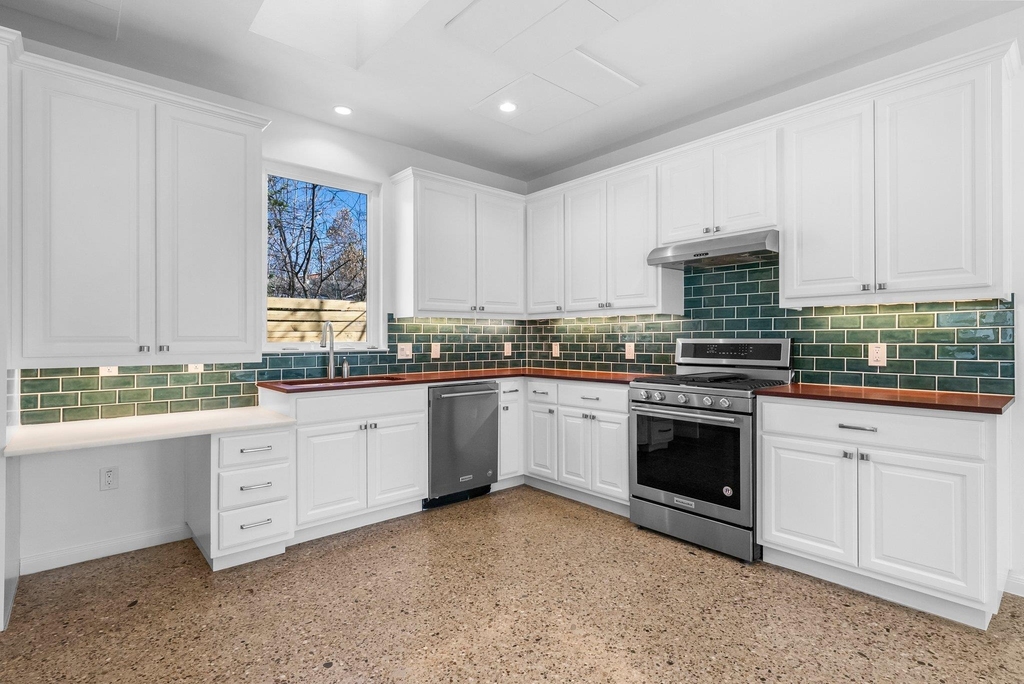 512 W Saint Johns Ave - Photo 5