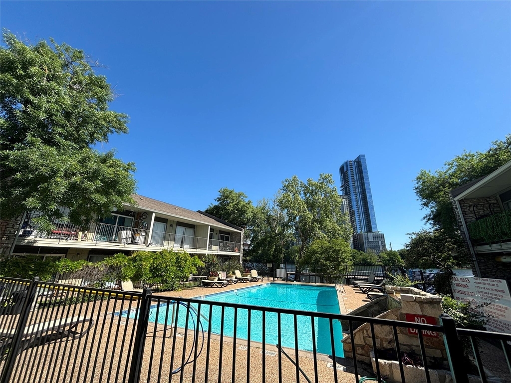 500 E Riverside Dr - Photo 9