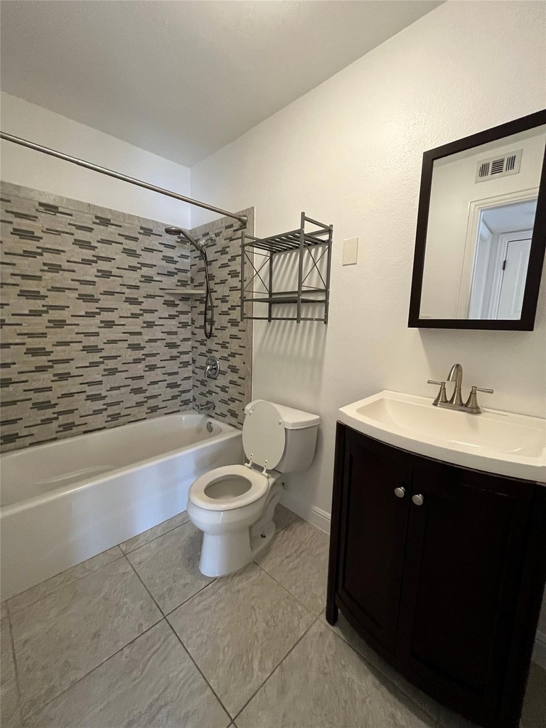 500 E Riverside Dr - Photo 6