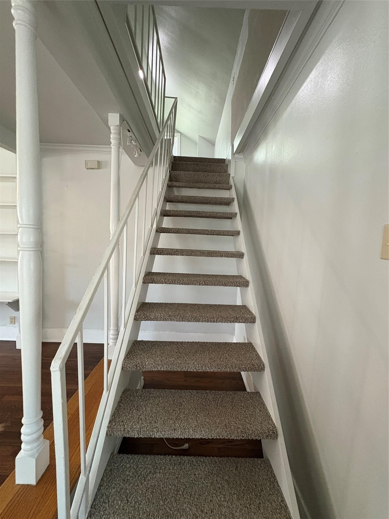 915 W 29th St - Photo 14