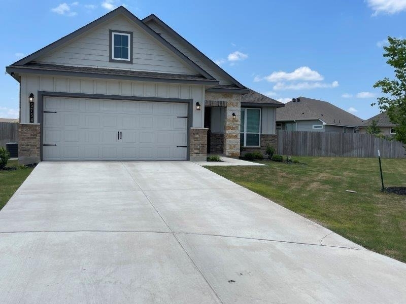 5754 Redfish Ct - Photo 0