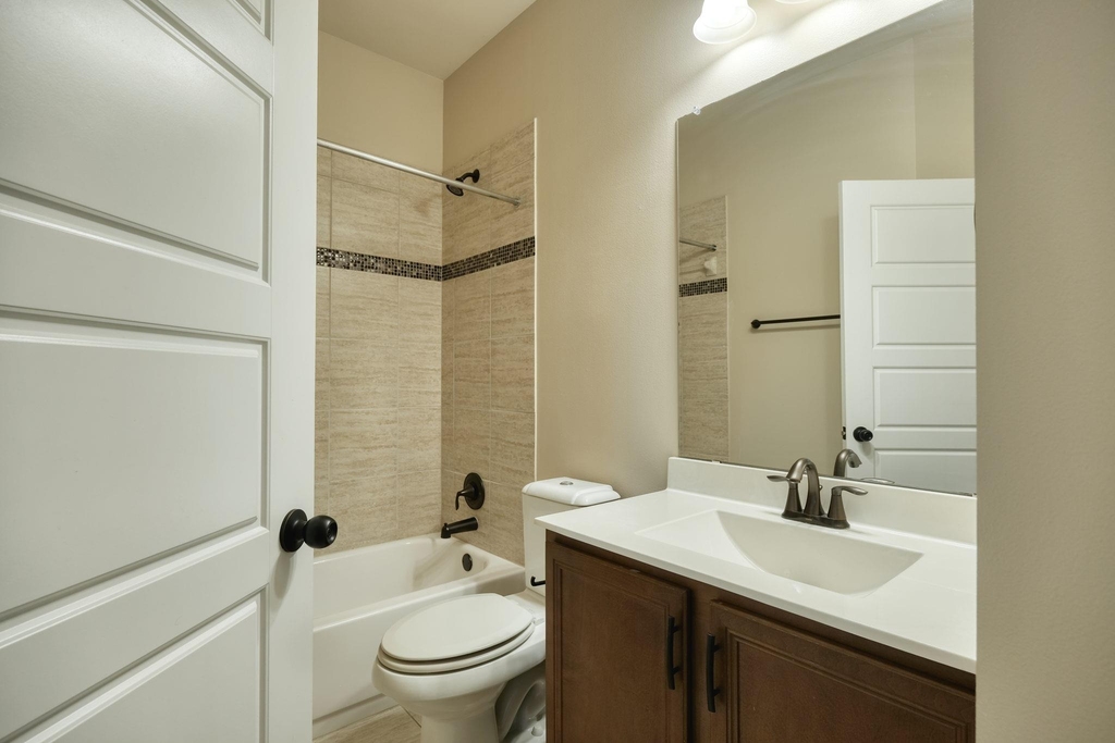 7320 Easy Wind Dr - Photo 9
