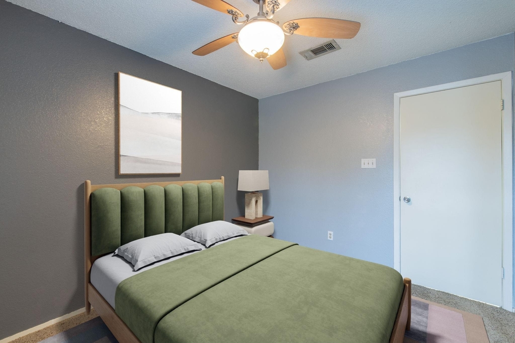 1015 E Yager Ln - Photo 7