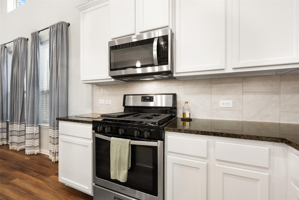 1404 Jenkins Bnd - Photo 13