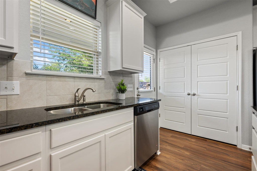1404 Jenkins Bnd - Photo 12