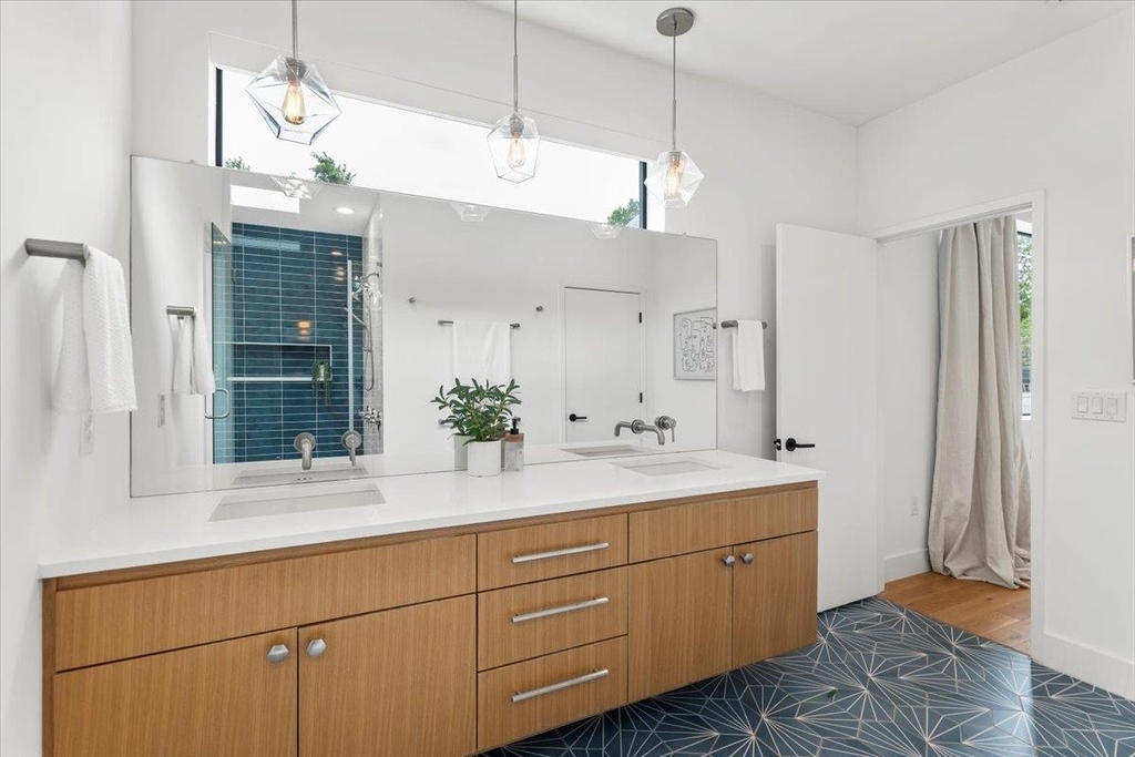 301 Woodward St - Photo 17