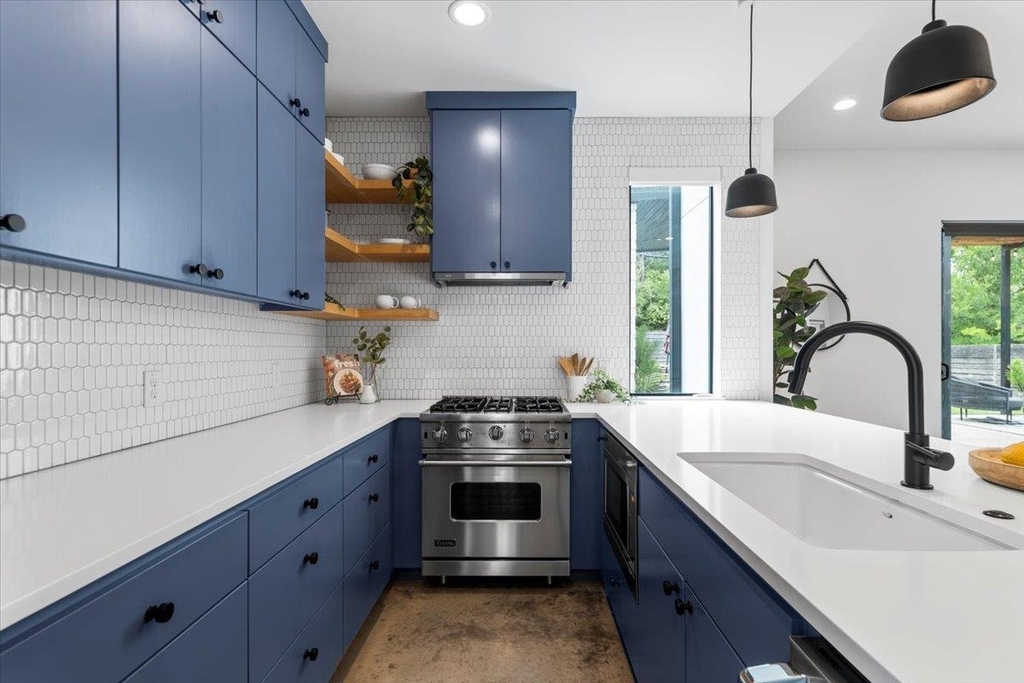 301 Woodward St - Photo 10