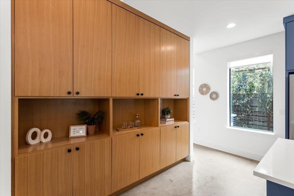301 Woodward St - Photo 11