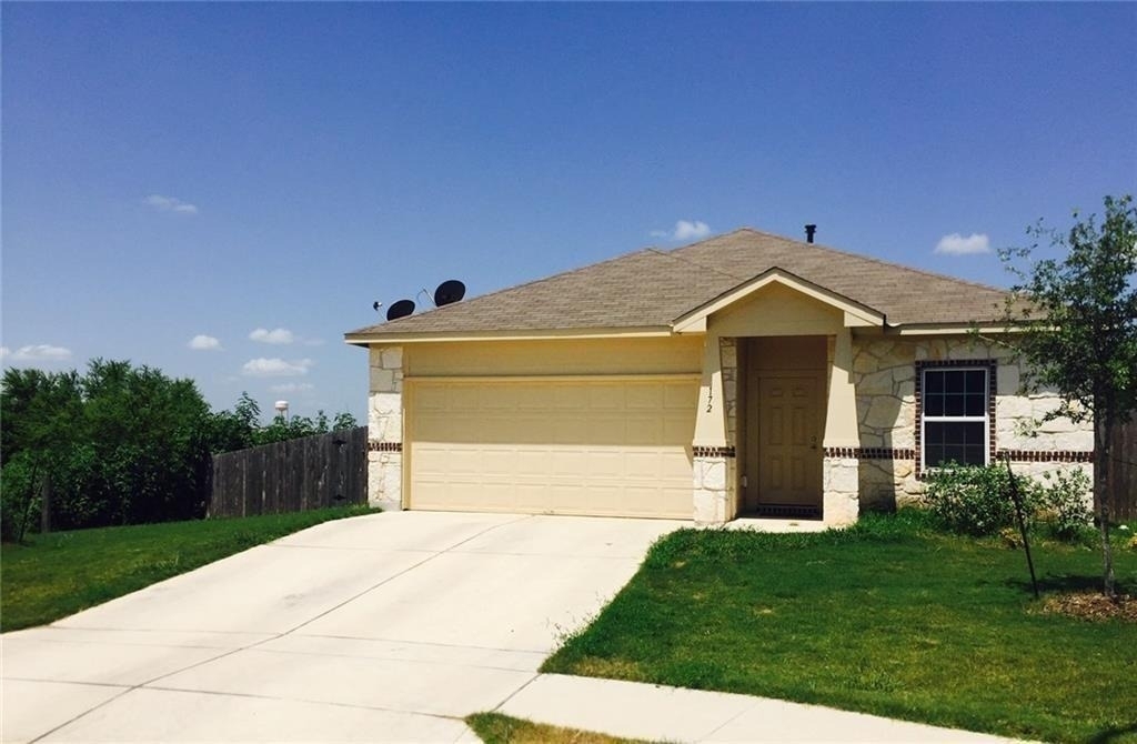 172 Hollis Ln - Photo 0