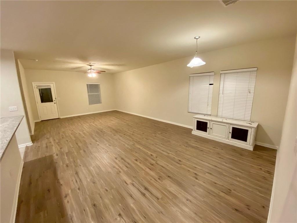 172 Hollis Ln - Photo 1