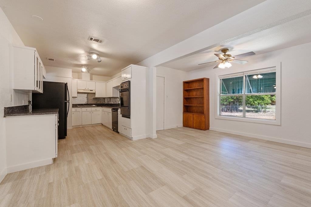 8908 Capitol Dr - Photo 3