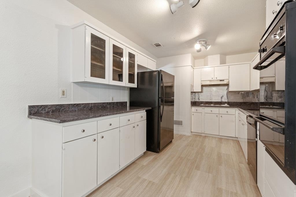 8908 Capitol Dr - Photo 5