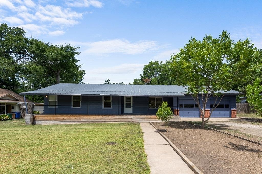 8908 Capitol Dr - Photo 1