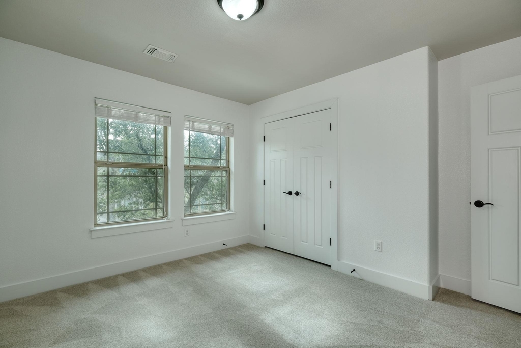11233 Avery Station Loop - Photo 9