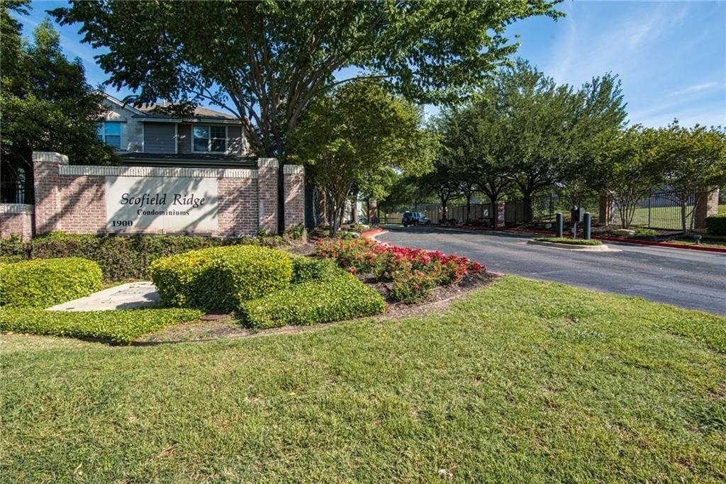 1900 Scofield Ridge Pkwy - Photo 20