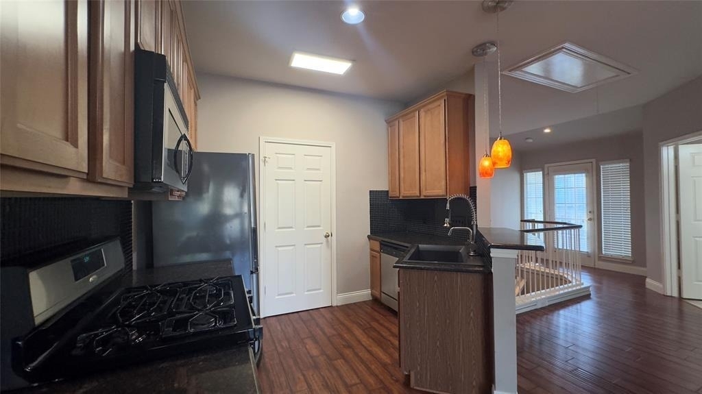 1900 Scofield Ridge Pkwy - Photo 2