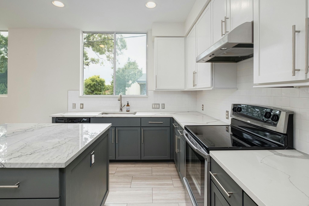 1314 Norwalk Ln - Photo 4
