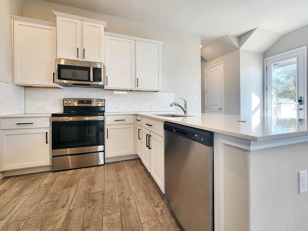 1015 Vista View Dr - Photo 6