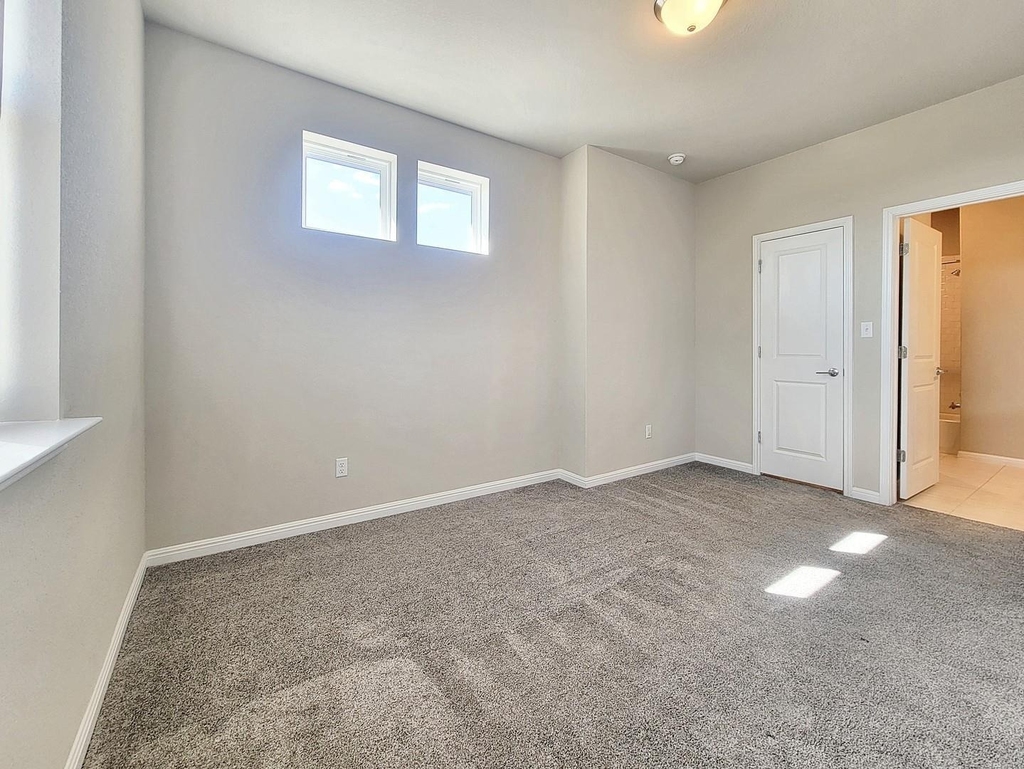 1015 Vista View Dr - Photo 10
