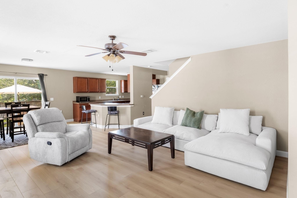 6708 Glebe Path - Photo 5