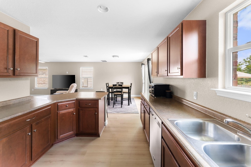 6708 Glebe Path - Photo 15