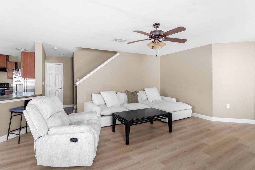 6708 Glebe Path - Photo 7