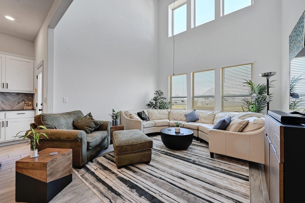 13004 Bloomington Dr - Photo 1