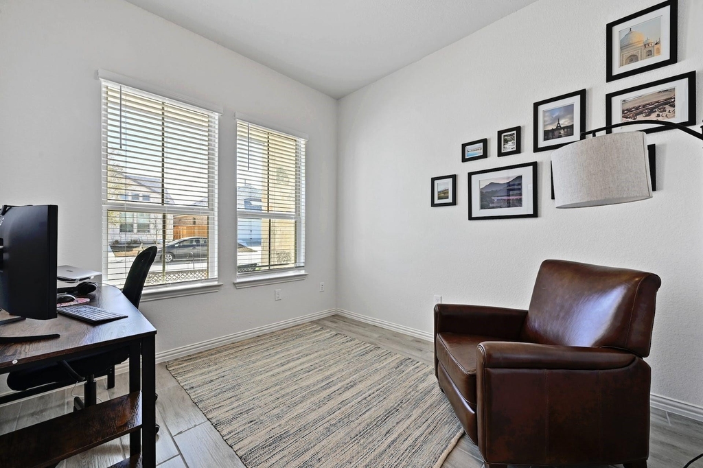 13004 Bloomington Dr - Photo 11