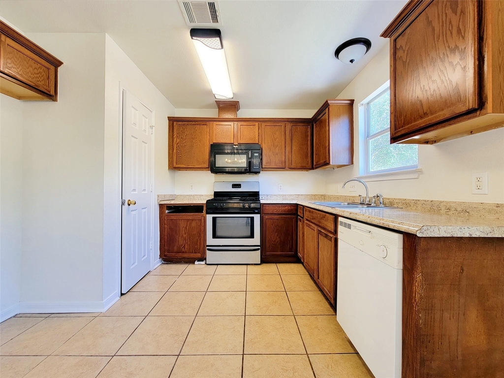 7400 Muffin Dr - Photo 8
