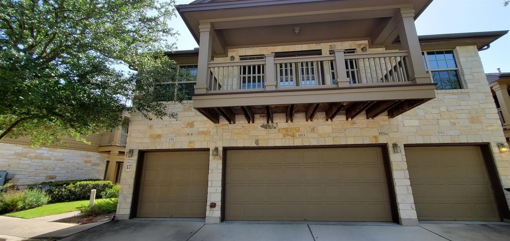 1310 W Parmer Ln - Photo 0