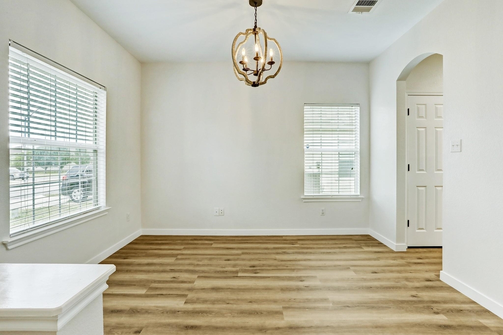 128 Almquist St - Photo 4