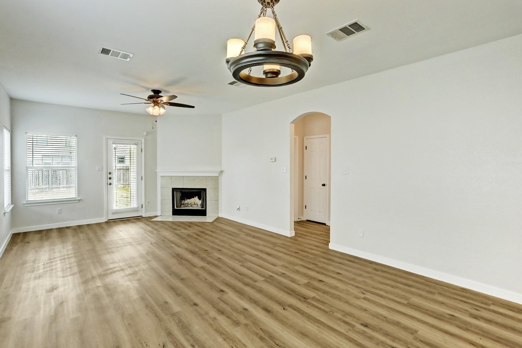 128 Almquist St - Photo 11