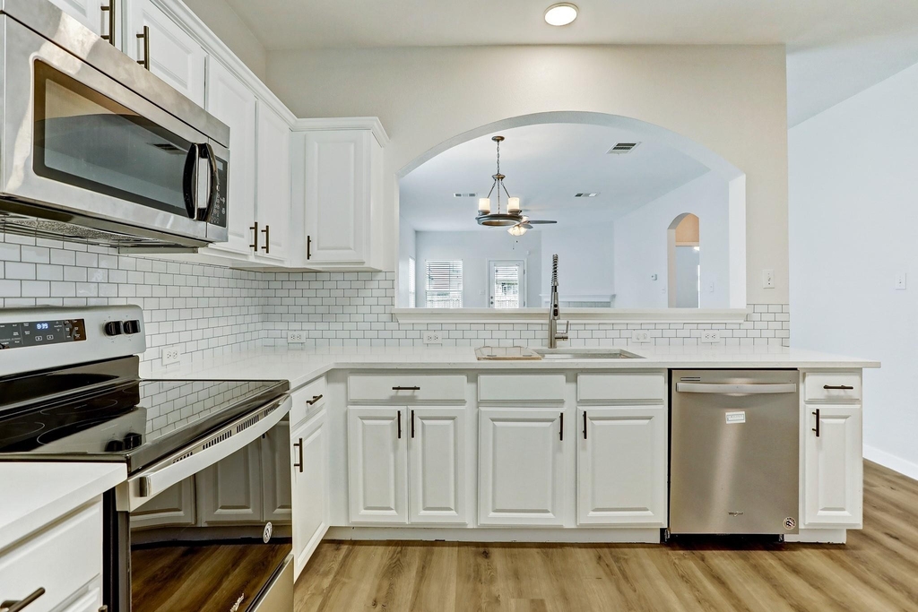 128 Almquist St - Photo 9