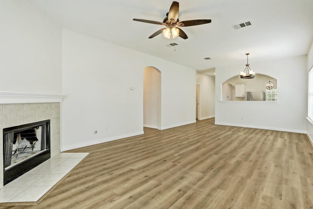 128 Almquist St - Photo 12