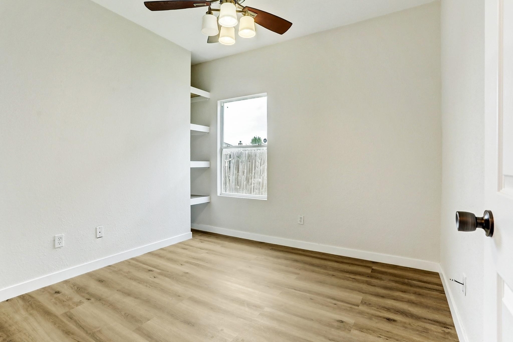 128 Almquist St - Photo 20