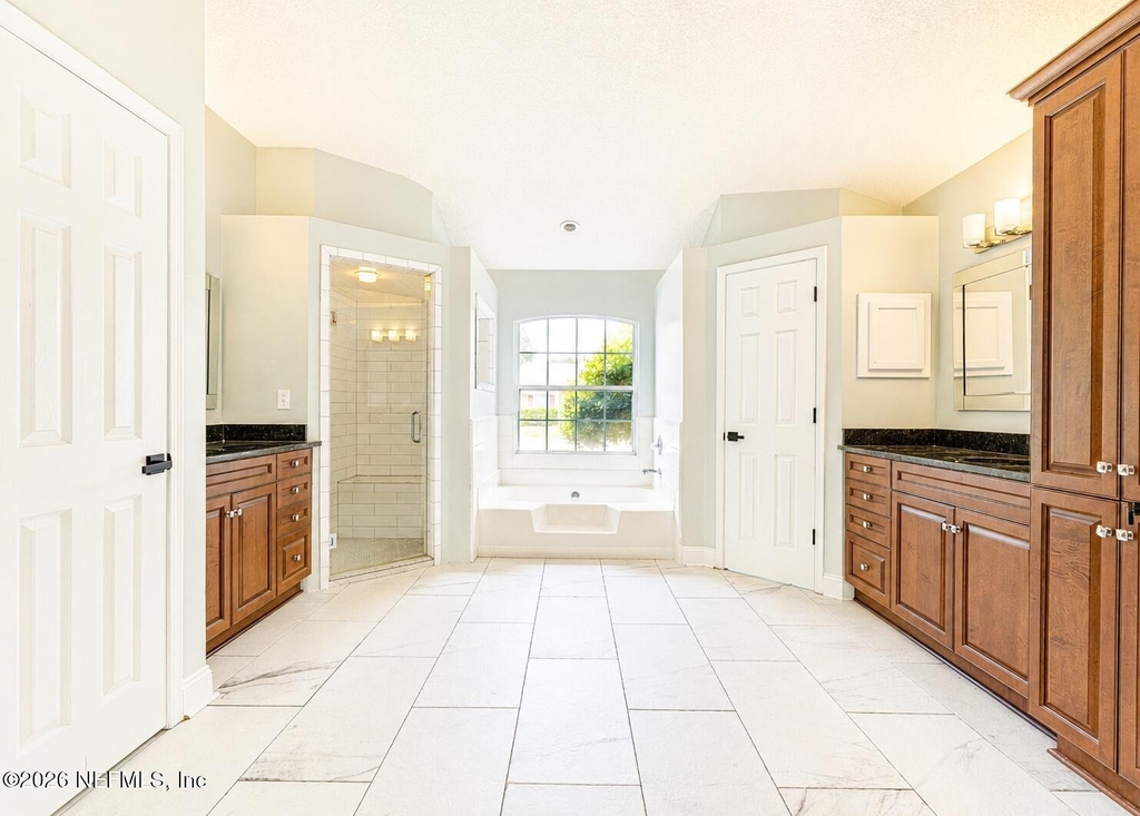 4635 Forest Glen Court - Photo 7