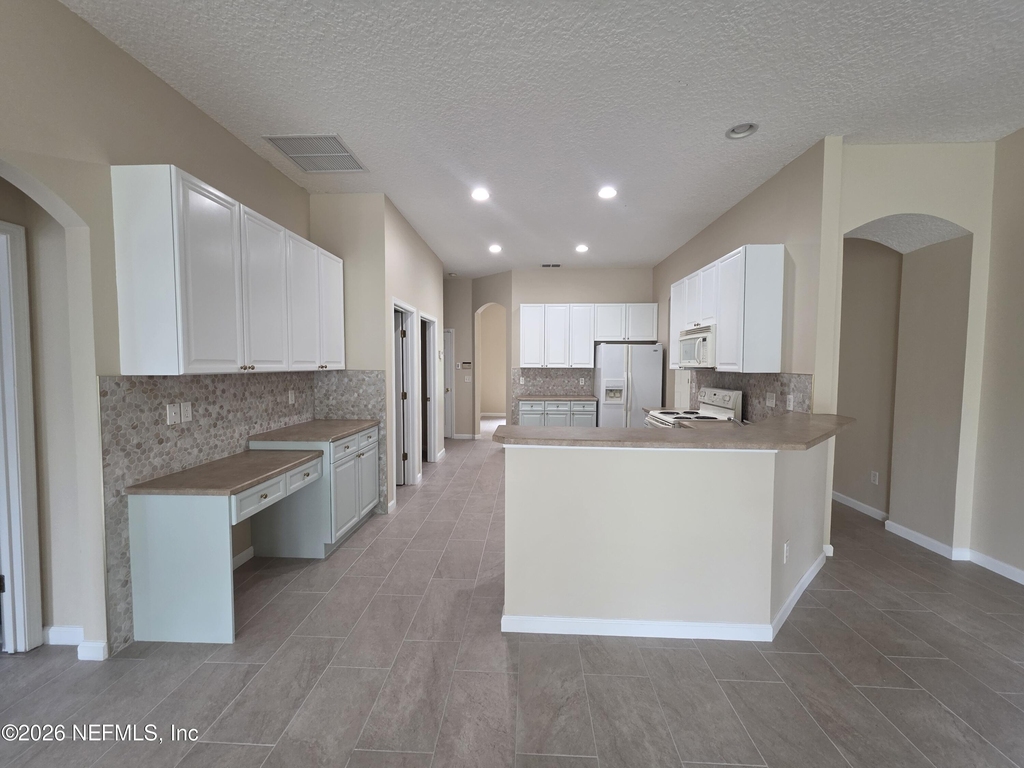 739 Wakemont Drive - Photo 5