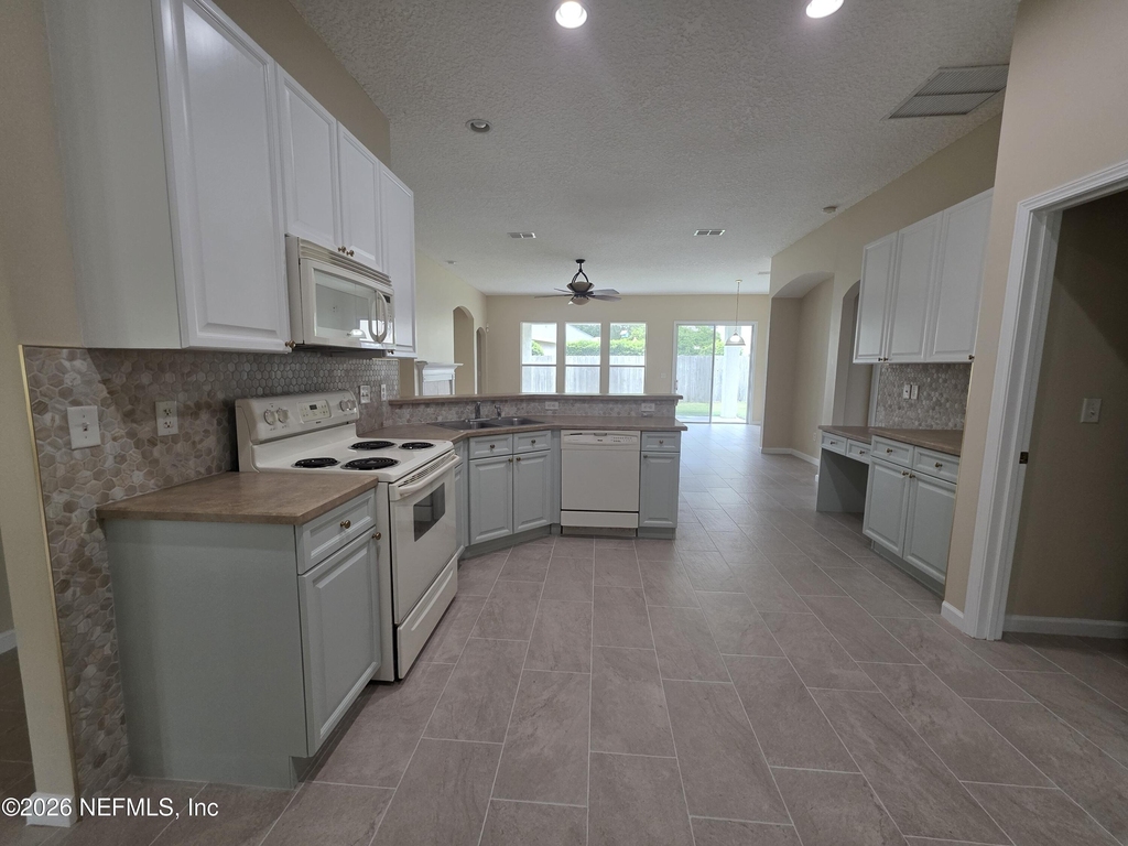739 Wakemont Drive - Photo 6