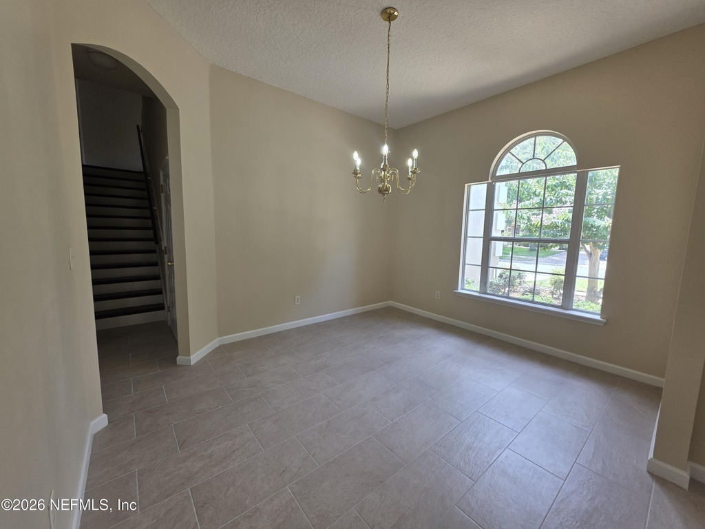 739 Wakemont Drive - Photo 4