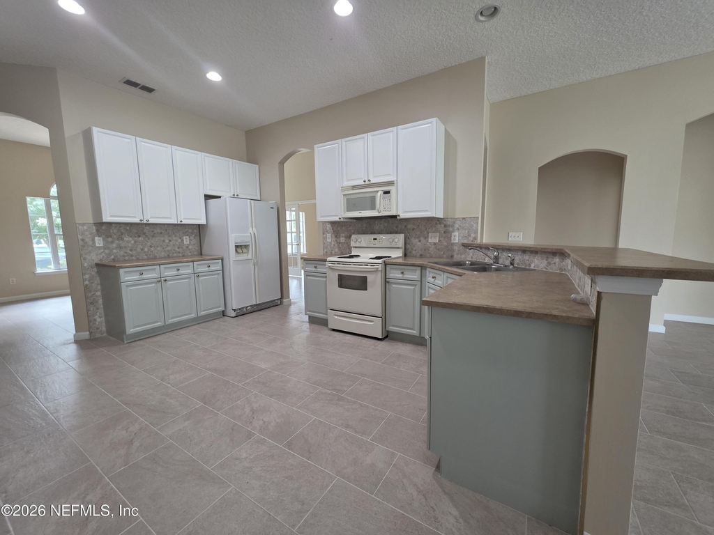 739 Wakemont Drive - Photo 7