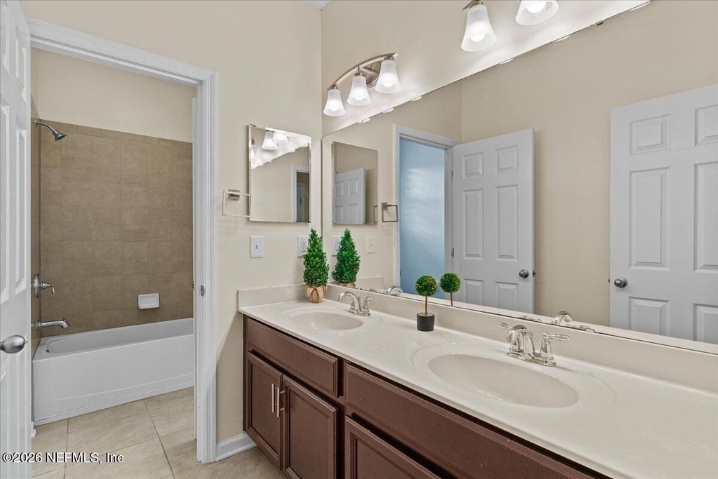 1201 E Redrock Ridge Avenue - Photo 60